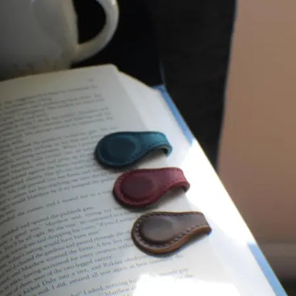 SignatureLeather™ - Marcador de cuero