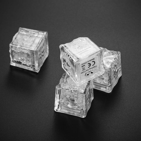 BabyIceLED™ - Juguete para el baño en forma de cubitos de hielo LED