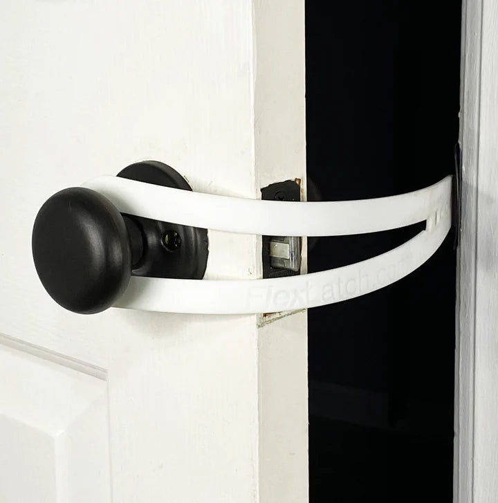 FlexLatch™ - soporte de puerta para gatos
